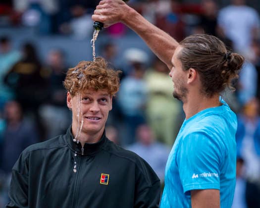 Mutua Madrid Open - Day Fourteen MADRID, SPAIN - MAY 3: Alexander Zverev of Germany and Jannik Sinner of Italy celebrate after the Men s Final during the Mutua Madrid Open 2026 tournament at La Caja Magica on May 03, 2026 in Madrid, Spain. Madrid La Caja Magica Madrid Spain Copyright: xAlbertoxGardinx AGardin_20260503_Tennis_Madrid_Day14_0310