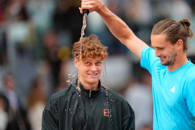 Mutua Madrid Open - Day Fourteen Jannik Sinner of Italy with Alexander Zverev of Germany after Men s Singles final match on Day Fourteen of the Mutua Madrid Open 2026, ATP, Tennis Herren Masters 1000 and WTA, Tennis Damen 1000 tournament celebrates at La Caja Magica on May 3, 2026 in Madrid, Spain. Madrid Spain  Copyright: xJosexBretonx originalFilename:bretonhernandez-mutuamad260503_npJtq.jpg
