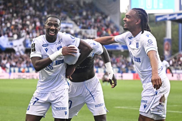AJ Auxerre v Angers SCO - Ligue 1 McDonald s 2025 2026 27 Lamine SY (aja) - 09 Sekou MARA (aja) during the Ligue 1 McDonald s match between Auxerre and Angers at Stade Abbe Deschamps on May 3, 2026 in Auxerre, France. Auxerre France  Copyright: xFEPx 776348374