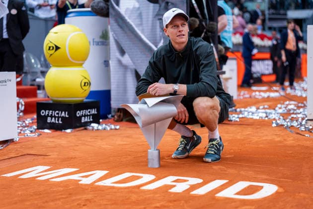 Mutua Madrid Open - Day Fourteen MADRID, SPAIN - MAY 3: Jannik Sinner of Italy poses with the trophy after defeating Alexander Zverev of Germany in the Men s Final during the Mutua Madrid Open 2026 tournament at La Caja Magica on May 03, 2026 in Madrid, Spain. Madrid La Caja Magica Madrid Spain Copyright: xAlbertoxGardinx AGardin_20260503_Tennis_Madrid_Day14_0315