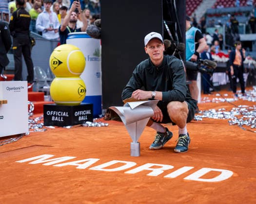 Mutua Madrid Open - Day Fourteen MADRID, SPAIN - MAY 3: Jannik Sinner of Italy poses with the trophy after defeating Alexander Zverev of Germany in the Men s Final during the Mutua Madrid Open 2026 tournament at La Caja Magica on May 03, 2026 in Madrid, Spain. Madrid La Caja Magica Madrid Spain Copyright: xAlbertoxGardinx AGardin_20260503_Tennis_Madrid_Day14_0316