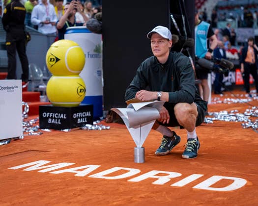 Mutua Madrid Open - Day Fourteen MADRID, SPAIN - MAY 3: Jannik Sinner of Italy poses with the trophy after defeating Alexander Zverev of Germany in the Men s Final during the Mutua Madrid Open 2026 tournament at La Caja Magica on May 03, 2026 in Madrid, Spain. Madrid La Caja Magica Madrid Spain Copyright: xAlbertoxGardinx AGardin_20260503_Tennis_Madrid_Day14_0317