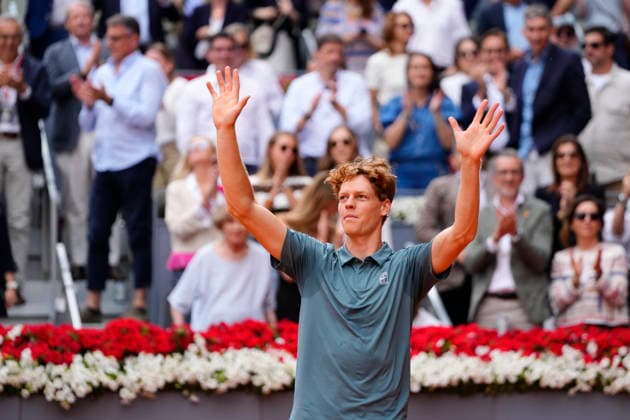 Mutua Madrid Open - Day Fourteen Jannik Sinner of Italy celebrate after winning again Alexander Zverev of Germany during Men s Singles final match on Day Fourteen of the Mutua Madrid Open 2026, ATP, Tennis Herren Masters 1000 and WTA, Tennis Damen 1000 tournament celebrates at La Caja Magica on May 3, 2026 in Madrid, Spain. Madrid Spain  Copyright: xJosexBretonx originalFilename:bretonhernandez-mutuamad260503_nplG2.jpg