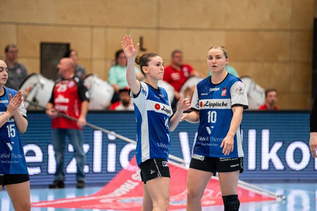 HSG Blomberg Lippe GER vs Thueringer HC GER , Handball, 1 Handball Bundesliga Women, Semifinal, Match 2, 3 5 2026, Season 2025 2026, Bad Langensalza Ona Vegue HSG Blomberg Lippe, 14 welcoming the fans Bad Langensalza Salza Halle Germany