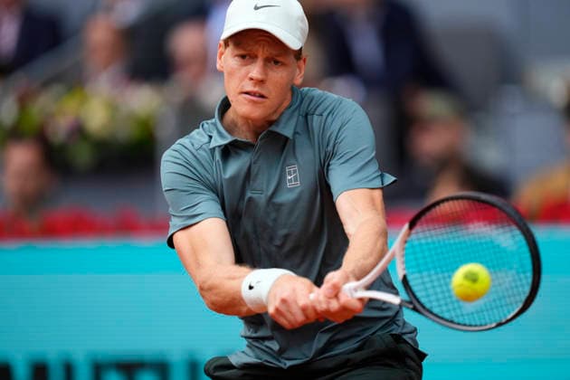 Mutua Madrid Open - Day Fourteen Jannik Sinner of Italy plays again Alexander Zverev of Germany during Men s Singles final match on Day Fourteen of the Mutua Madrid Open 2026, ATP, Tennis Herren Masters 1000 and WTA, Tennis Damen 1000 tournament celebrates at La Caja Magica on May 3, 2026 in Madrid, Spain. Madrid Spain  Copyright: xJosexBretonx originalFilename:bretonhernandez-mutuamad260503_npEDR.jpg