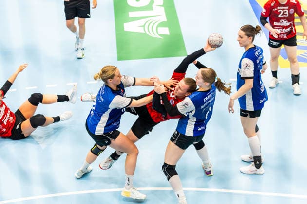 03 05 2026, GER, Handball, Women, Season 2025 2026, Alsco 1 Bl, PlayOff Semi-Final Game 2, Thueringer HC HSGBlomberg Lippe Luca Farago Thueringer HC,19 , Nieke Kuehne HSG Blomberg Lippe , Maxi Muehlner HSG Blomberg Lippe 99947 Bad Langensalza Salza Halle Sporthalle Mehrz Thüringen Germany
