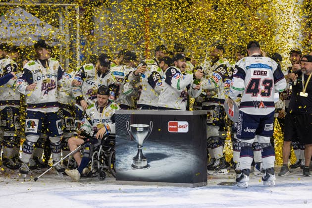 DEL, Deutsche Eishockey Liga Saison 2025 26, Playoff-Finale, Spiel 5: Adler Mannheim gegen Eisbären Berlin*** Berlin ist Deutscher Meister *** DEL, German Ice Hockey League Season 2025 26, Playoff Final, Game 5 Adler Mannheim vs Eisbären Berlin Berlin is German Champion Copyright: xUdoxHerrmannx