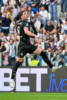 JuventusÕ Dusan Vlahovic celebrates after scoring a goal for his team during the Serie A soccer match between Juventus and Hellas Verona at the Allianz Stadium in Turin, Italy - Sunday, May 03, 2026. - Soccer .  Copyright: xTanoxPecoraro LaPressex
