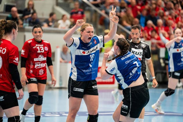 HSG Blomberg Lippe GER vs Thueringer HC GER , Handball, 1 Handball Bundesliga Women, Semifinal, Match 2, 3 5 2026, Season 2025 2026, Bad Langensalza Maxi Muehlner HSG Blomberg Lippe, 10 and Diana Magnusdottir HSG Blomberg Lippe, 07 cheer after a goal Bad Langensalza Salza Halle Germany