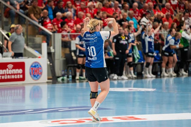 HSG Blomberg Lippe GER vs Thueringer HC GER , Handball, 1 Handball Bundesliga Women, Semifinal, Match 2, 3 5 2026, Season 2025 2026, Bad Langensalza Maxi Muehlner HSG Blomberg Lippe, 10 motivates her teammates Bad Langensalza Salza Halle Germany