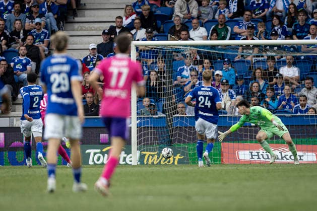 FOOTBALL : Racing de Strasbourg vs Toulouse FC - ligue 1 - Strasbourg - 03 05 2026 Emersonn Correia da Silva 20 (Toulouse FC) but  Copyright: xelyxandroxcegarrax