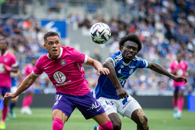 FOOTBALL : Racing de Strasbourg vs Toulouse FC - ligue 1 - Strasbourg - 03 05 2026 Santiago Hidalgo Massa 11 (Toulouse FC) et Guemissongui Ouattara 42 (Racing club Strasbourg)  Copyright: xx
