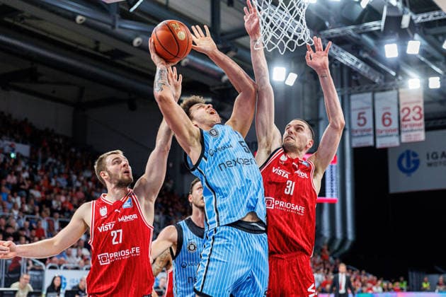 Moritz Krimmer BMA365 Bamberg Baskets, 27 , Zacharie Perrin Hamburg Towers, 52 , Daniel Keppeler BMA365 Bamberg Baskets, 31 , BMA365 Bamberg Baskets vs Veolia Towers Hamburg, Basketball, easyCredit BBL, Matchday 32, 03 05 2026 BMA365 Bamberg Baskets vs Veolia Towers Hamburg, Basketball, easyCredit BBL, Matchday 32, 03 05 2026 Bamberg Copyright: xEibner-Pressefoto G.xSantemizx EP_EER