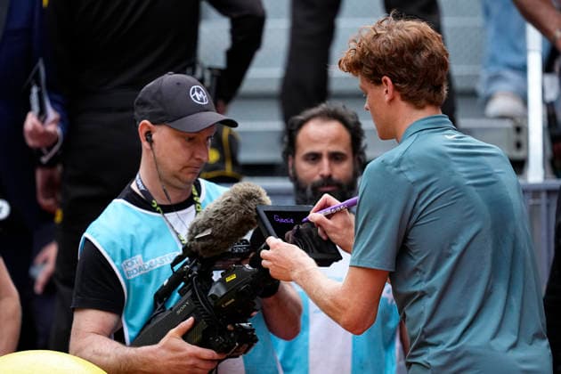 May 3, 2026, Madrid, Madrid, Spain: Jannik Sinner of Italy celebrates after winning against Alexander Zverev of Germany during the Men s Singles Final of Mutua Madrid Open 2026 at La Caja Magica on May 03, 2026 in Madrid, Spain. Madrid Spain - ZUMAa181 20260503_zaa_a181_394 Copyright: xOscarxJ.xBarrosox