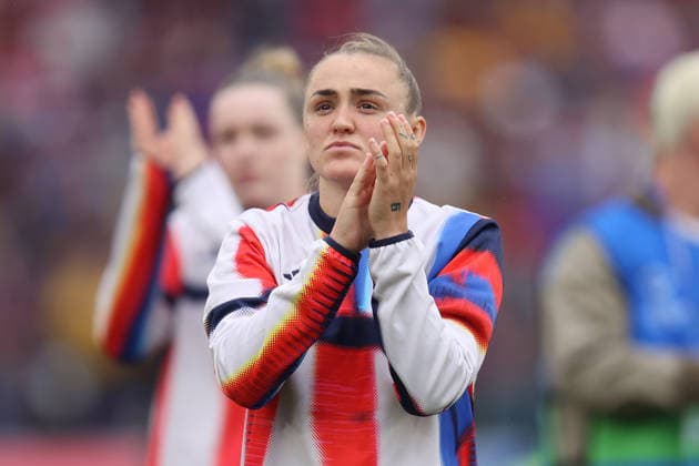 BARCELONA, SPAIN, MAY 3: Georgia Stanway (31 Bayern Munich) applauds the fans during the UEFA Womens Champions League match between FC Barcelona, Barca and Bayern Munich at Spotify Camp Nou on May 3rd, 2026 in Barcelona, Spain (Photo by Alexander Canillas Sports Press Photo)  Copyright: xAlexanderxCanillas SPPx Sportspressphoto_SPR141160