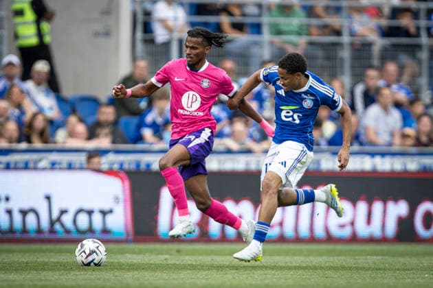 FOOTBALL : Racing de Strasbourg vs Toulouse FC - ligue 1 - Strasbourg - 03 05 2026 Yann Gboho 10 (Toulouse FC) et Mathis Amougou 17 (Racing club Strasbourg)  Copyright: xelyxandroxcegarrax