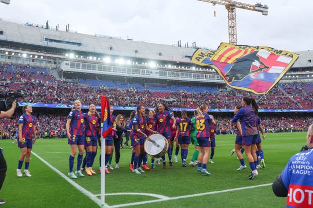 BARCELONA, SPAIN, MAY 3: FC Barcelona, Barca players celebrate with the fans during the UEFA Womens Champions League match between FC Barcelona and Bayern Munich at Spotify Camp Nou on May 3rd, 2026 in Barcelona, Spain (Photo by Alexander Canillas Sports Press Photo)  Copyright: xAlexanderxCanillas SPPx Sportspressphoto_SPR141180
