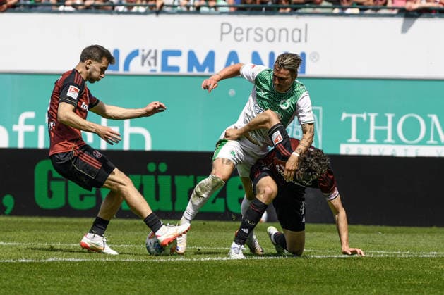 276. Frankenderby: SpVgg Greuther Fuerth vs. 1.FC Nürnberg Football, 2nd Bundesliga 276. Frankenderby: SpVgg Greuther Fuerth vs. 1.FC Nürnberg 3 May 2026 Sportpark Ronhof Thomas Sommer, Fuerth, Germany Image: (fLTR) Adam Marhiev (Nürnberg), Felix Klaus (Fürth), Fabio Gruber (Nürnberg) DFL regulations prohibit any use of photographs as image sequences and or quasi-video Copyright: xPresseFotoxEvansx xRyanxEvansx