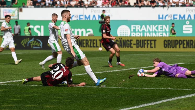 276. Frankenderby: SpVgg Greuther Fuerth vs. 1.FC Nürnberg Football, 2nd Bundesliga 276. Frankenderby: SpVgg Greuther Fuerth vs. 1.FC Nürnberg 3 May 2026 Sportpark Ronhof Thomas Sommer, Fuerth, Germany Image: (fLTR) Javier Fernandez (Nürnberg), Felix Higl (Fürth) DFL regulations prohibit any use of photographs as image sequences and or quasi-video Copyright: xPresseFotoxEvansx xRyanxEvansx
