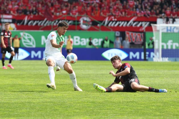 276. Frankenderby: SpVgg Greuther Fuerth vs. 1.FC Nürnberg Football, 2nd Bundesliga 276. Frankenderby: SpVgg Greuther Fuerth vs. 1.FC Nürnberg 3 May 2026 Sportpark Ronhof Thomas Sommer, Fuerth, Germany Image: Aaron Keller (Fürth) in action. DFL regulations prohibit any use of photographs as image sequences and or quasi-video Copyright: xPresseFotoxEvansx xRyanxEvansx