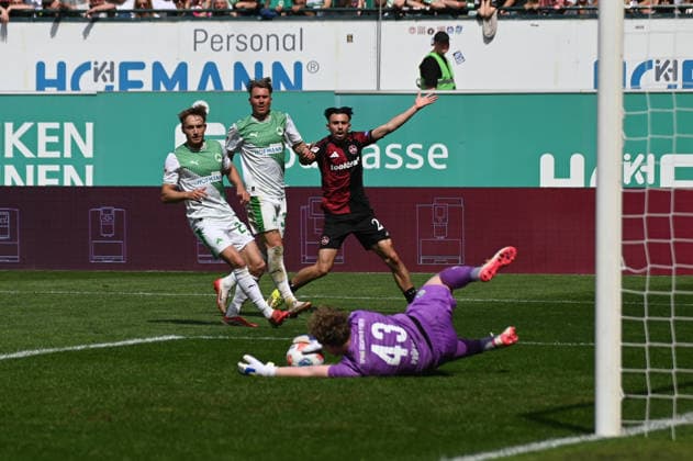 276. Frankenderby: SpVgg Greuther Fuerth vs. 1.FC Nürnberg Football, 2nd Bundesliga 276. Frankenderby: SpVgg Greuther Fuerth vs. 1.FC Nürnberg 3 May 2026 Sportpark Ronhof Thomas Sommer, Fuerth, Germany Image: GK Silas Prüfrock (Fürth) in action. DFL regulations prohibit any use of photographs as image sequences and or quasi-video Copyright: xPresseFotoxEvansx xRyanxEvansx