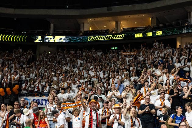 GER, easy Credit Basketball Bundesliga, ALBA Berlin Niners Chemnitz 03 05 2026, Uber Arena, Berlin, GER, easy Credit Basketball Bundesliga, ALBA Berlin Niners Chemnitz Fans of the Niners Chemnitz cheer Photo Alexander Trienitz Berlin Uber Arena Berlin Germany
