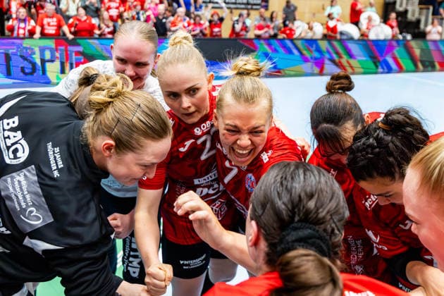 03.05.2026, GER, Handball, Frauen, Saison 2025 2026, Alsco 1.Bl, PlayOff Halbfinale Spiel 2, Thueringer HC - HSG Blomberg-Lippe der Thueringer HC gewinnt das Heimspiel der PlayOff Halbfinalserie gegen HSG Blomberg-Lippe. Somit steht es nach Spielen 1:1. Mit im Bild Laura Kuske (Thueringer HC,11), Rikke Hoffbeck Petersen (Thueringer HC,22), Lotta Heider (Thueringer HC,7) 99947 Bad Langensalza Salza Halle Sporthalle Mehrz Thüringen Deutschland *** 03 05 2026, GER, Handball, Women, Season 2025 2026, Alsco 1 Bl, PlayOff semi-final game 2, Thueringer HC HSG Blomberg Lippe Thueringer HC wins the home game of the PlayOff semi-final series against HSG Blomberg Lippe The score after games 1 1 With in the picture Laura Kuske Thueringer HC,11 , Rikke Hoffbeck Petersen Thueringer HC,22 , Lotta Heider Thueringer HC,7 99947 Bad Langensalza Salza Halle Sporthalle Mehrz Thüringen Germany