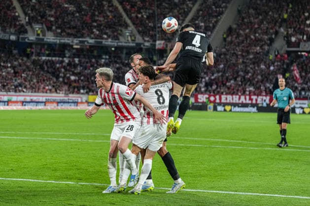 1. Bundesliga: SC Freiburg vs VfL Wolfsburg, 03.05.2026 Kopfball von Konstantinos Koulierakis (VfL Wolfsburg, 4) welches zum 0:1 führt 1. Bundesliga: SC Freiburg vs VfL Wolfsburg, Europa-Park-Stadion, 03.05.2026 DFB DFL REGULATIONS PROHIBIT ANY USE OF PHOTOGRAPHS AS IMAGE SEQUENCES AND OR QUASI-VIDEO.? *** 1 Bundesliga SC Freiburg vs VfL Wolfsburg, 03 05 2026 Header by Konstantinos Koulierakis VfL Wolfsburg, 4 which leads to 0 1 1 Bundesliga SC Freiburg vs VfL Wolfsburg, Europa Park Stadion, 03 05 2026 DFB DFL REGULATIONS PROHIBIT ANY USE OF PHOTOGRAPHS AS IMAGE SEQUENCES AND OR QUASI VIDEO Copyright: xBEAUTIFULxSPORTS Boscox