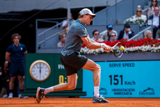 Mutua Madrid Open - Day Fourteen MADRID, SPAIN - MAY 3: Jannik Sinner of Italy hits a backhand to Alexander Zverev of Germany in the Men s Final during the Mutua Madrid Open 2026 tournament at La Caja Magica on May 03, 2026 in Madrid, Spain. Madrid La Caja Magica Madrid Spain Copyright: xAlbertoxGardinx AGardin_20260503_Tennis_Madrid_Day14_0388