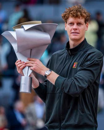 Mutua Madrid Open - Day Fourteen MADRID, SPAIN - MAY 3: Jannik Sinner of Italy poses with the trophy after defeating Alexander Zverev of Germany in the Men s Final during the Mutua Madrid Open 2026 tournament at La Caja Magica on May 03, 2026 in Madrid, Spain. Madrid La Caja Magica Madrid Spain Copyright: xAlbertoxGardinx AGardin_20260503_Tennis_Madrid_Day14_0397