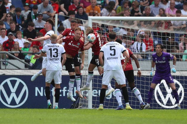 Hannover 96 vs Münster, 2 BL Hannover, 03 05 2026, Football Men, 2 BL, Season 2025 2026, Hannover 96 vs Preußen Münster, Lars Lokotsch Münster , Havard Nielsen Hannover 96 , Stefan Teitur Thordarson Hannover 96 , Goalkeeper Nahuell Noll Hannover 96 DFL DFB REGULATIONS PROHIBIT ANY USE OF PHOTOGRAPHS as IMAGE SEQUENCES and or QUASI VIDEO Heinz von Heiden Arena Niedersachsen Germany