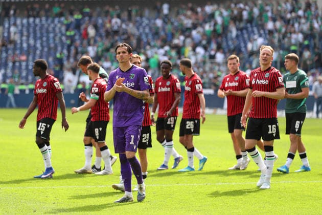 Hannover 96 vs Münster, 2 BL Hannover, 03 05 2026, Soccer Men, 2 BL, Season 2025 2026, Hannover 96 vs Preußen Münster The Hannover 96 team thanks the fans after the match DFL DFB REGULATIONS PROHIBIT ANY USE OF PHOTOGRAPHS as IMAGE SEQUENCES and or QUASI VIDEO Heinz von Heiden Arena Niedersachsen Germany