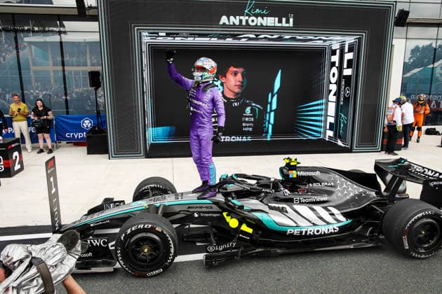 F1 - MIAMI GRAND PRIX 2026 KIMI ANTONELLI Andrea (ita), Mercedes AMG F1 Team W16, portrait celebrates his victory during the Formula 1 Miami Grand Prix 2026, 4th round of the 2026 Formula One World Championship, WM, Weltmeisterschaft from May 1 to 3, 2026 on the Miami International Autodrome, in Miami Gardens, USA - Miami GardensUnited States  Copyright: xXavixBonillax