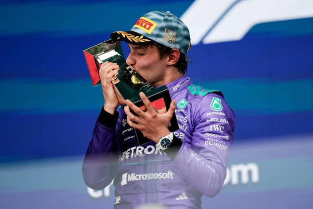 F1 - MIAMI GRAND PRIX 2026 KIMI ANTONELLI Andrea (ita), Mercedes AMG F1 Team W16, portrait Podium celebration during the Formula 1 Miami Grand Prix 2026, 4th round of the 2026 Formula One World Championship, WM, Weltmeisterschaft from May 1 to 3, 2026 on the Miami International Autodrome, in Miami Gardens, USA - Miami GardensUnited States  Copyright: xEricxAlonsox