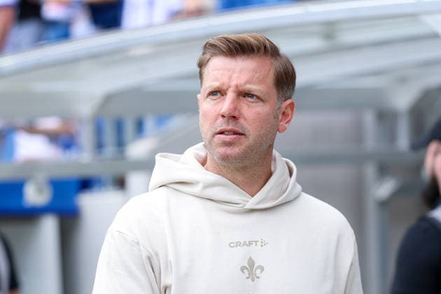 Deutschland: Karlsruher SC vs. SV Darmstadt 98, 32. Spieltag, 2. Bundesliga, Saison 2025 26, BBBank Wildpark (Karlsruhe): Florian Kohfeldt, (Trainer, SV Darmstadt 98) Karlsruhe BBBank Wildpark Baden-Württemberg Deutschland *** Germany Karlsruher SC vs SV Darmstadt 98, Matchday 32, 2 Bundesliga, Season 2025 26, BBBank Wildpark Karlsruhe Florian Kohfeldt, Coach, SV Darmstadt 98 Karlsruhe BBBank Wildpark Baden Württemberg Germany Copyright: xBenedictxChristx
