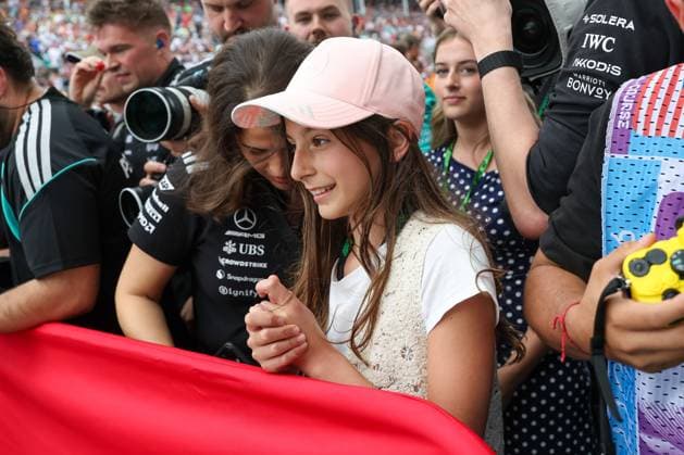 little sister Maggie is waiting for her brother Kimi Antonelli Mercedes AMG Petronas 12 , Grand Prix of Miami, Motorsport, Men, Formula 1, Race, 03 05 2026 Miami Florida USA Copyright: xkolbert-press ChristianxKolbertx