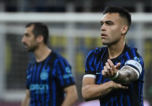 Inter Milan v Parma - Serie A MILAN, ITALY, MAY 3: Inter Milan s Lautaro Martinez adjusts the captain s armband as he enter the field during the Italian Serie A football match between Inter and Parma at the Meazza San Siro stadium in Milan, Italy, on May 3, 2026. Isabella Bonotto Anadolu Milan Italy. Editorial use only. Please get in touch for any other usage.  Copyright: x2026xAnadoluxIsabellaxBonottox