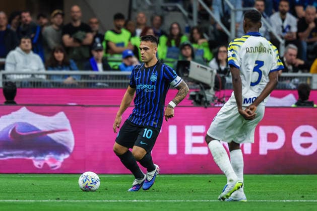Lautaro Martinez of FC Internazionale seen in action during Serie A 2025 26 football match between FC Internazionale and Parma Calcio 1913 at San Siro Stadium in Milan, Italy  Copyright: xFabrizioxCarabelli IPAxSportx xipa-agency.netx xx IPA_74417949 IPA_Agency_IPA74417949