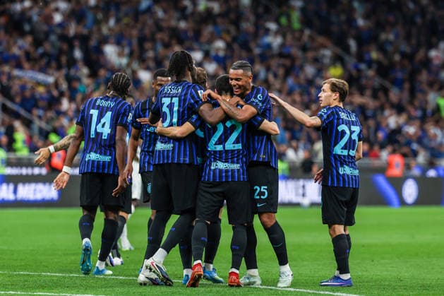 Henrikh Mkhitaryan of FC Internazionale celebrates with his teammates after scoring a goal during Serie A 2025 26 football match between FC Internazionale and Parma Calcio 1913 at San Siro Stadium in Milan, Italy  Copyright: xFabrizioxCarabelli IPAxSportx xipa-agency.netx xx IPA_74417955 IPA_Agency_IPA74417955