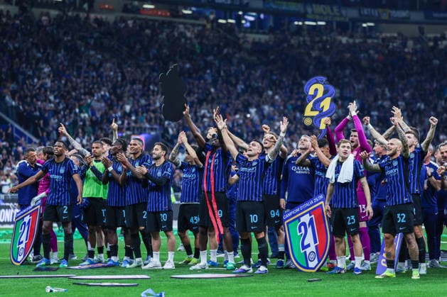 CALCIO - Serie A - Inter - FC Internazionale vs Parma Calcio FC Internazionale players celebrate the victory of the Serie A 2025 26 title during Serie A 2025 26 football match between FC Internazionale and Parma Calcio 1913 at San Siro Stadium in Milan, Italy Milan Italy  Copyright: xIPAxSport ABACAx