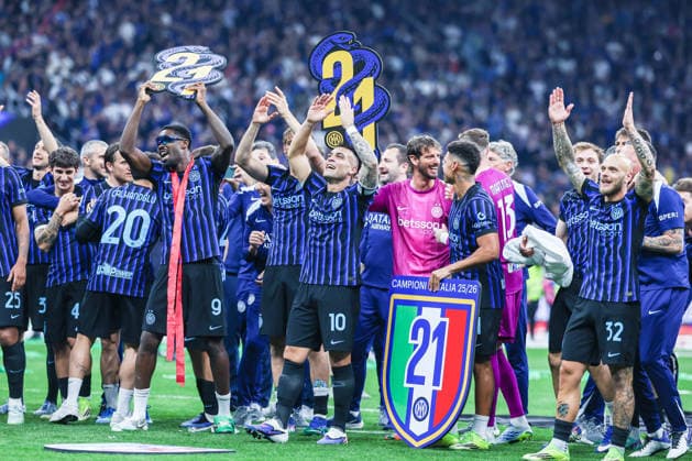 CALCIO - Serie A - Inter - FC Internazionale vs Parma Calcio FC Internazionale players celebrate the victory of the Serie A 2025 26 title during Serie A 2025 26 football match between FC Internazionale and Parma Calcio 1913 at San Siro Stadium in Milan, Italy Milan Italy  Copyright: xIPAxSport ABACAx