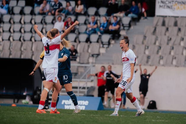 03.05.26, Women, Football, 2.Bundesliga, Season 2025 2026, VFL Bochum 1848 - VfB Stuttgart, Matchday 24 Nicole Billa ( 26 - VfB Stuttgart) celebration of the goal for the 2:0 with the team BOCHUM Lohrheidestadion - Wattenscheid NRW Deutschland