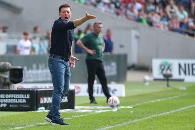 2 Bundesliga Hannover 96 SC Preußen Münster on 03 05 2026 at Heinz von Heiden Arena in Hannover Coach Christian Titz Hannover gestures MH