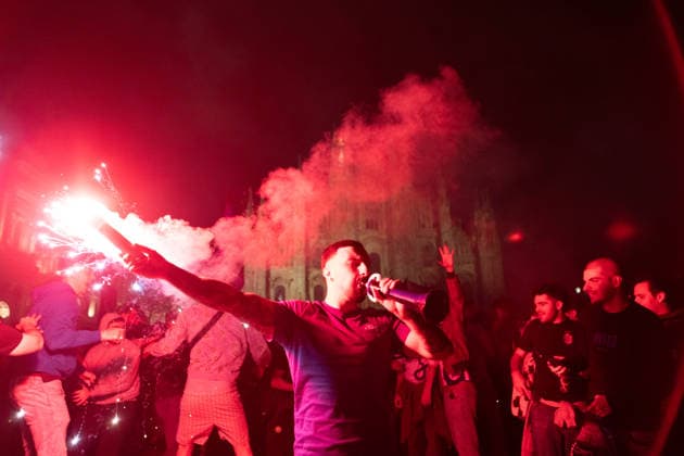 Fans celebrate Inter s early Scudetto victory in Milan MILAN, ITALY - MAY 3: People celebrate Inter Milan s early Serie A victory with chants, smoke bombs, and flags in Milan, Italy, on May 3, 2026. By defeating Parma, Inter Milan mathematically secured their 21st Championship (Scudetto) victory on matchday 35, before the end of the Italian Serie A season. Andrea Carrubba Anadolu Milan Italy. Editorial use only. Please get in touch for any other usage.  Copyright: x2026xAnadoluxAndreaxCarrubbax