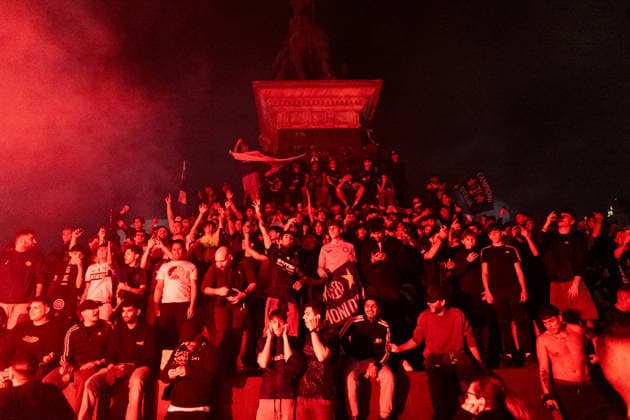Fans celebrate Inter s early Scudetto victory in Milan MILAN, ITALY - MAY 3: People celebrate Inter Milan s early Serie A victory with chants, smoke bombs, and flags in Milan, Italy, on May 3, 2026. By defeating Parma, Inter Milan mathematically secured their 21st Championship (Scudetto) victory on matchday 35, before the end of the Italian Serie A season. Andrea Carrubba Anadolu Milan Italy. Editorial use only. Please get in touch for any other usage.  Copyright: x2026xAnadoluxAndreaxCarrubbax