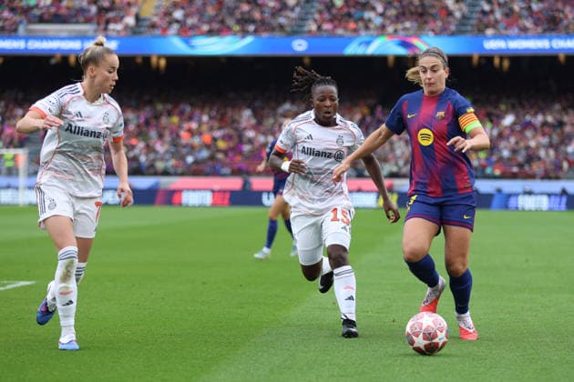 BARCELONA, SPAIN, MAY 3: Alexia Putellas (11 FC Barcelona, Barca receives pressure from Bernadette Amani (15 Bayern Munich) and Giulia Gwinn (7 Bayern Munich) during the UEFA Womens Champions League match between FC Barcelona and Bayern Munich at Spotify Camp Nou on May 3rd, 2026 in Barcelona, Spain (Photo by Alexander Canillas Sports Press Photo)  Copyright: xAlexanderxCanillas SPPx Sportspressphoto_SPR141633