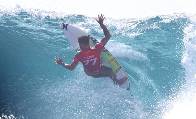 SURFING GOLD COAST PRO, Brazil s Felipe Toledo surfs in the quarter finals during the Gold Coast Pro at Snapper Rocks on the Gold Coast, Monday, May 4, 2026. ( NO ARCHIVING, EDITORIAL USE ONLY GOLD COAST QUEENSLAND AUSTRALIA  Copyright: xx 20260504150751683660