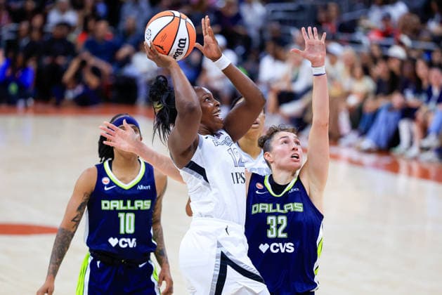 AUSTIN, TX - MAY 03: Las Vegas Aces guard Chelsea Gray 12 takes a shot past Dallas Wings forward Alysha Clark 32 during the game on May 03, 2026, at the Moody Center in Austin, TX. (Photo by Adam Davis Icon Sportswire) WNBA, Basketball Damen, USA MAY 03 Preseason Las Vegas Aces vs Dallas Wings EDITORIAL USE ONLY Icon260503691