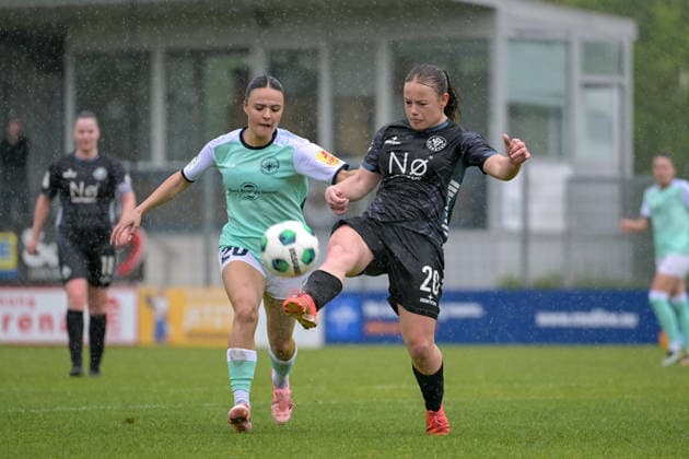 03 05 2026, Soccer, 2 Womens Bundesliga, 2025 2026, Matchday 24, VfR Warbeyen SG 99 Andernach Rinesa Alija 20 Andernach and Mariken Kroon 20 Warbeyen in a duel Kleve Bresserbergstadion North Rhine-Westphalia Germany