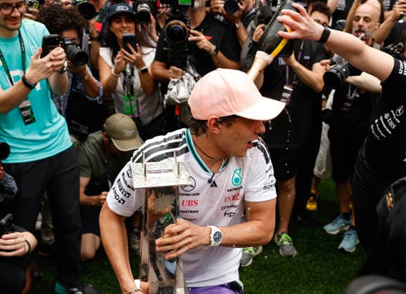 F1 Grand Prix of Miami Kimi Antonelli celebrates his win with the Mercedes-AMG Petronas team during the Formula 1 Crypto.com Miami Grand Prix at the Miami International Autodrome in Miami Gardens, Florida, United States, on May 3, 2026. Miami, Florida Florida United States  Copyright: xStephaniexTacyx originalFilename:tacy-notitle260503_npkwP.jpg